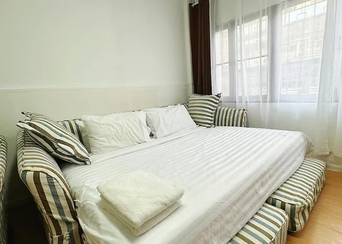 Location! 800m Mrt Rama9 Apartment *
